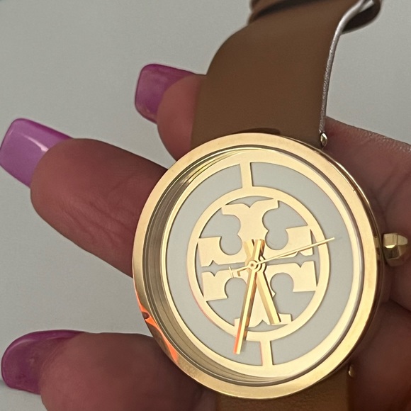 Tory Burch watch I’ve never wear it - Picture 2 of 3